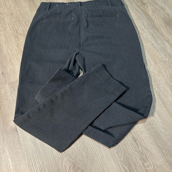 Women’s Business Casual Black Stretchy Pants Size 4P Charcoal Grey 4P ❤️‍🔥 - Picture 4 of 4